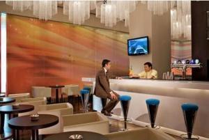 تور دبی هنل ایبیس امارات مال - آژانس هواپیمایی و مسافرتی آفتاب ساحل آبی 